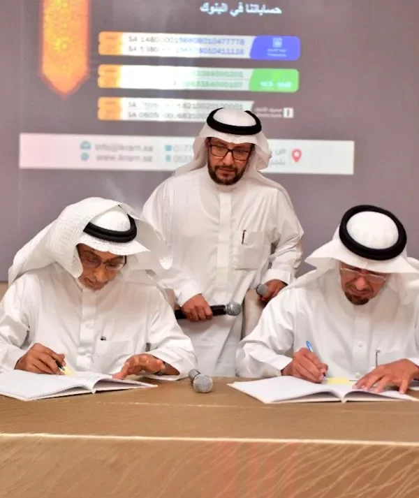 Dee1zlqWsAI5ZLA 600x713