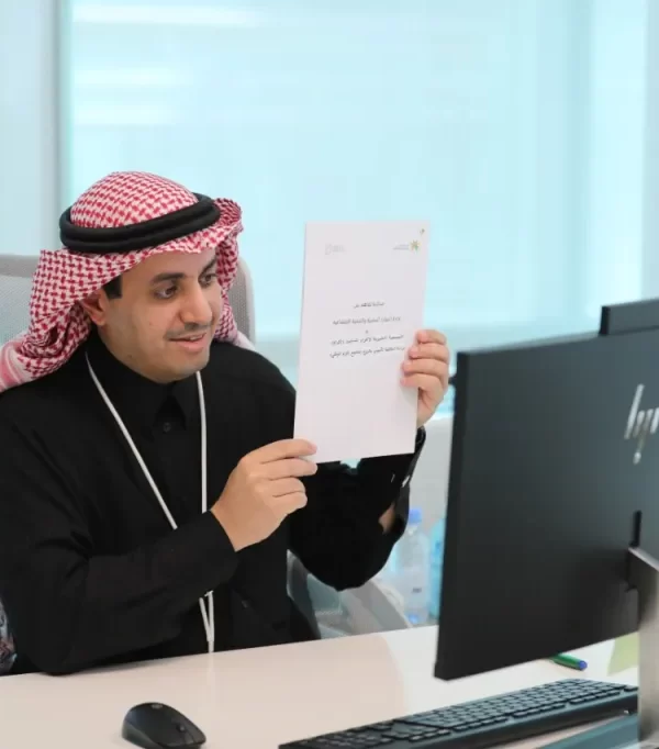 معالي وكيل الوزارة لتنمية المجتمع الأستاذ لأحمد بن صالح 600x682